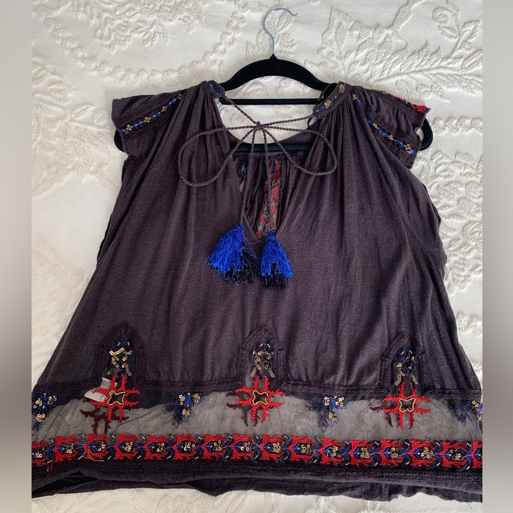 Free people cute Boho top.
